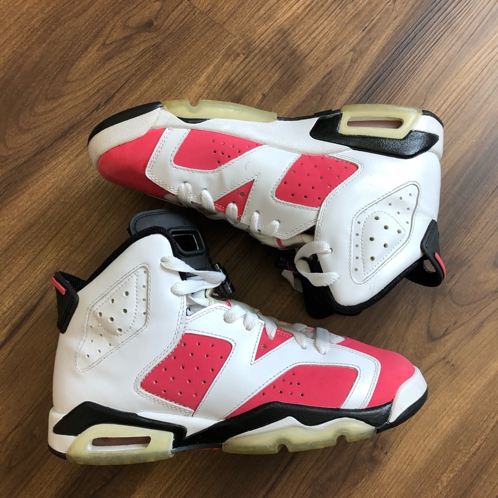 Jordan shoes vi coral size 5Y = 6.5 W Nike shoes